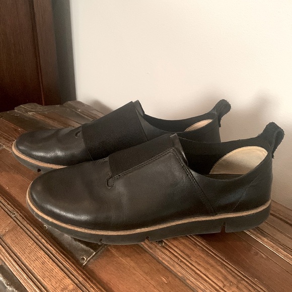 Clarks women’s shoe - size 6.5 - Picture 1 of 8